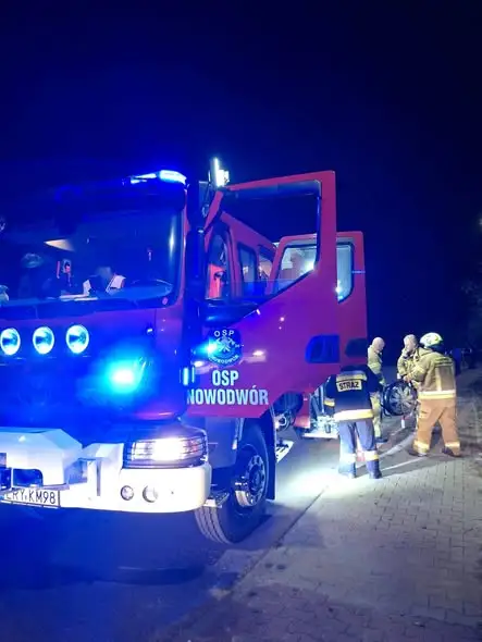 Pożar sadzy w kominie w Grabowcach Dolnych – interwencja OSP Nowodwór i PSP Ryki