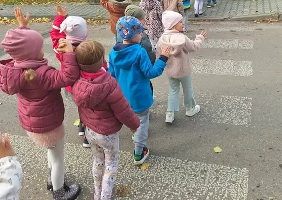Przedszkolaki z grupy Misie uczyły się, kogo prosić o pomoc