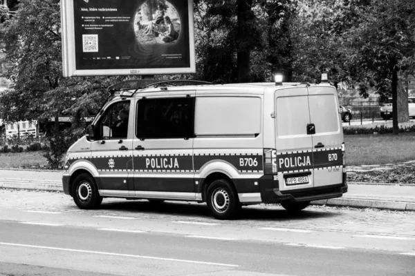Powiat rycki: nowy radiowóz Renault Trafic dla miejscowej Policji